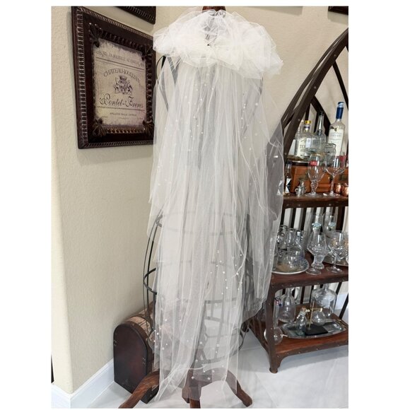 Handmade White Floral Bridal Veil With Pearl Embellishments Lace Crown & Tulle L main image 9